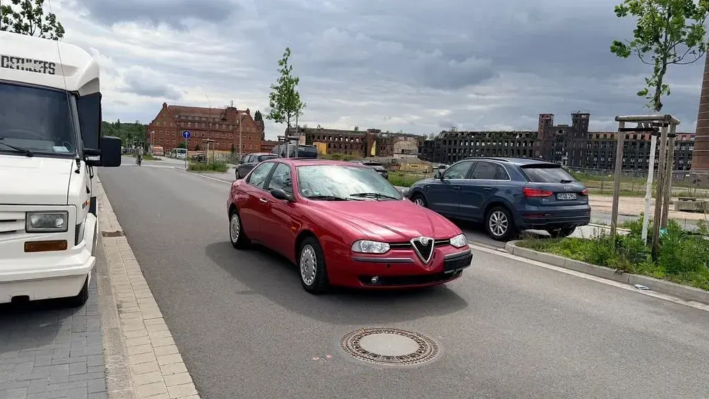 Gebraucht Alfa Romeo 156 120 PS (88 kW) 1997 Rot Limousine