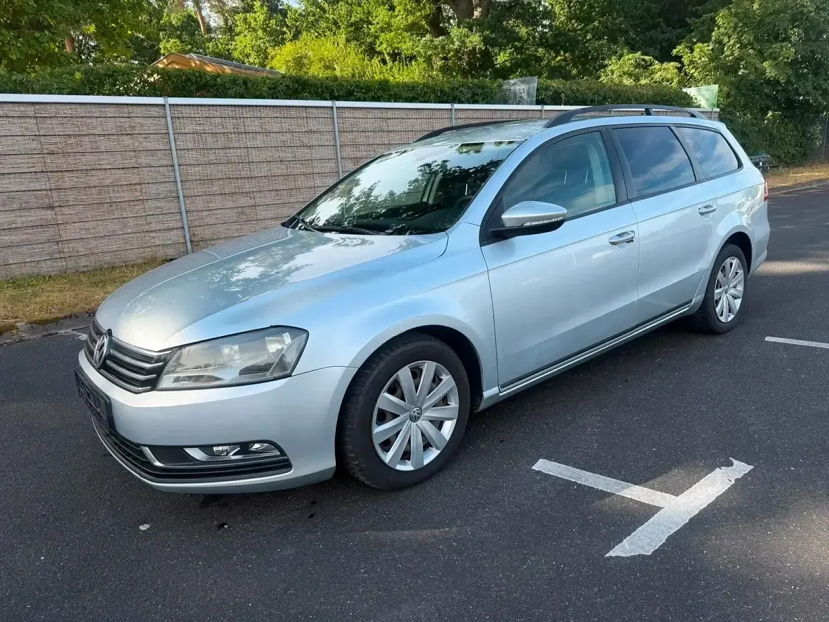 Gebraucht VW Passat 140 PS (102 kW) 2013 Silber Kombi