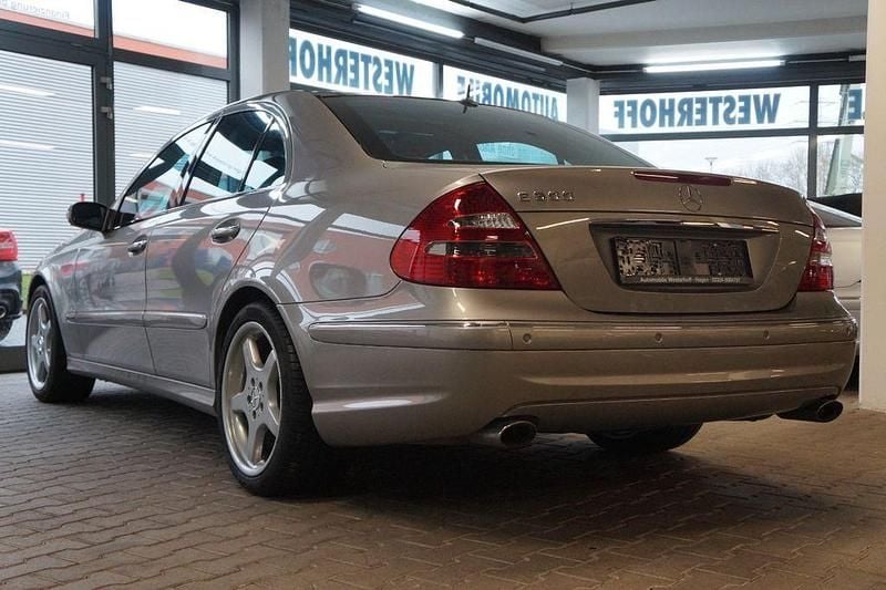 Gebraucht Mercedes E500 Avantgarde 306 PS (225 kW) 2004 Gold Limousine