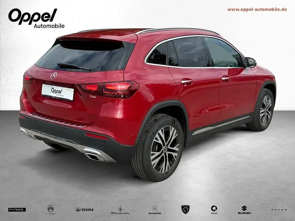 Gebraucht Mercedes GLA200 Advanced Plus 177 PS (130 kW) 2024 Patagonienrot  metalliclack SUV