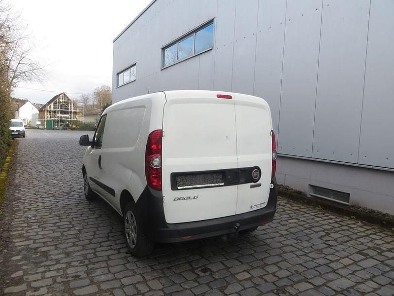 Gebraucht Fiat Doblò 105 PS (77 kW) 2021 Weiß Van / Kleinbus
