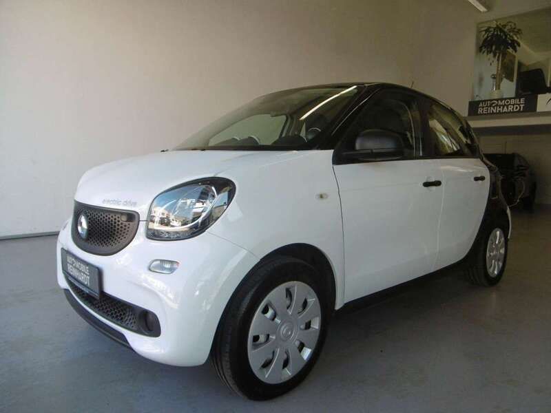 Weiß Gebraucht 2018 Smart ForFour Electric Drive Kleinwagen | 6.655 € (Guter Preis) - Bild 1/4