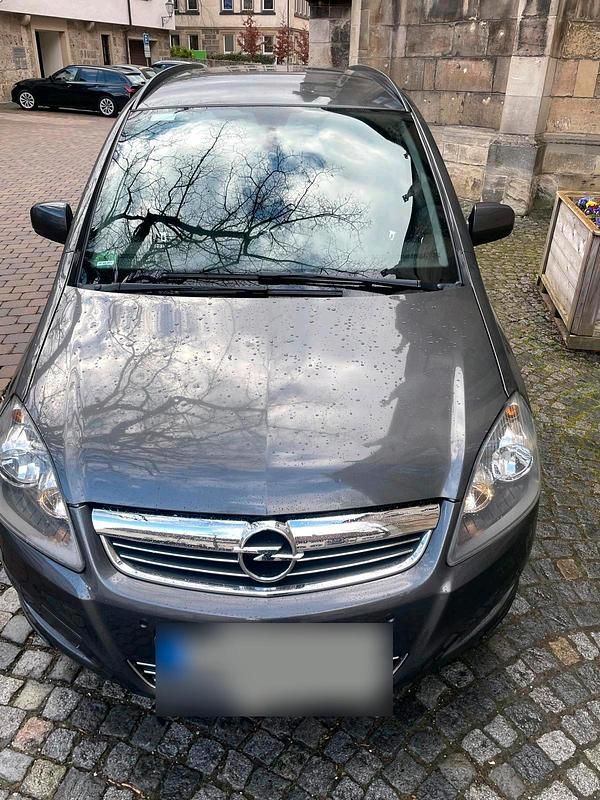 Gebraucht Opel Zafira 115 PS (84 kW) 2011 Grau Van / Kleinbus