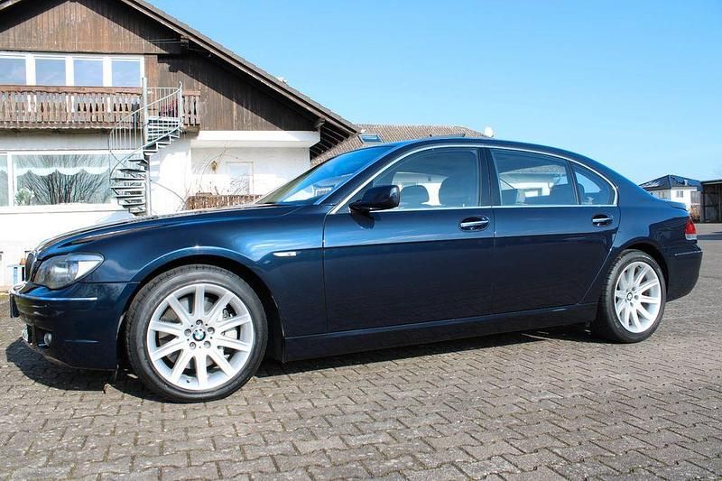 Gebraucht BMW 760L 445 PS (327 kW) 2005 Blau Limousine
