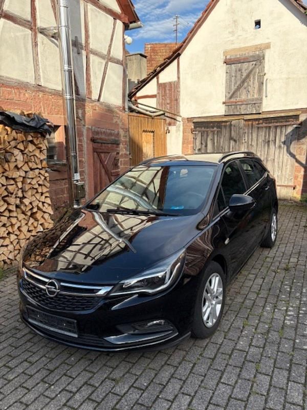 Schwarz Gebraucht 2019 Opel Astra Kombi | 10.900 € (Etwas zu teuer) - Bild 1/4