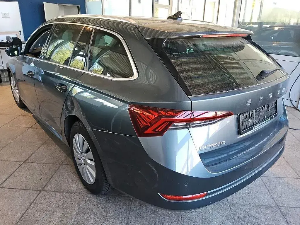 Gebraucht Skoda Octavia First Edition 150 PS (110 kW) 2020 Seda quartz/quartz grey Kombi