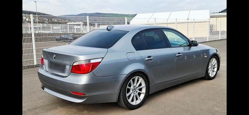 Gebraucht BMW 525 192 PS (141 kW) 2005 Grau Limousine