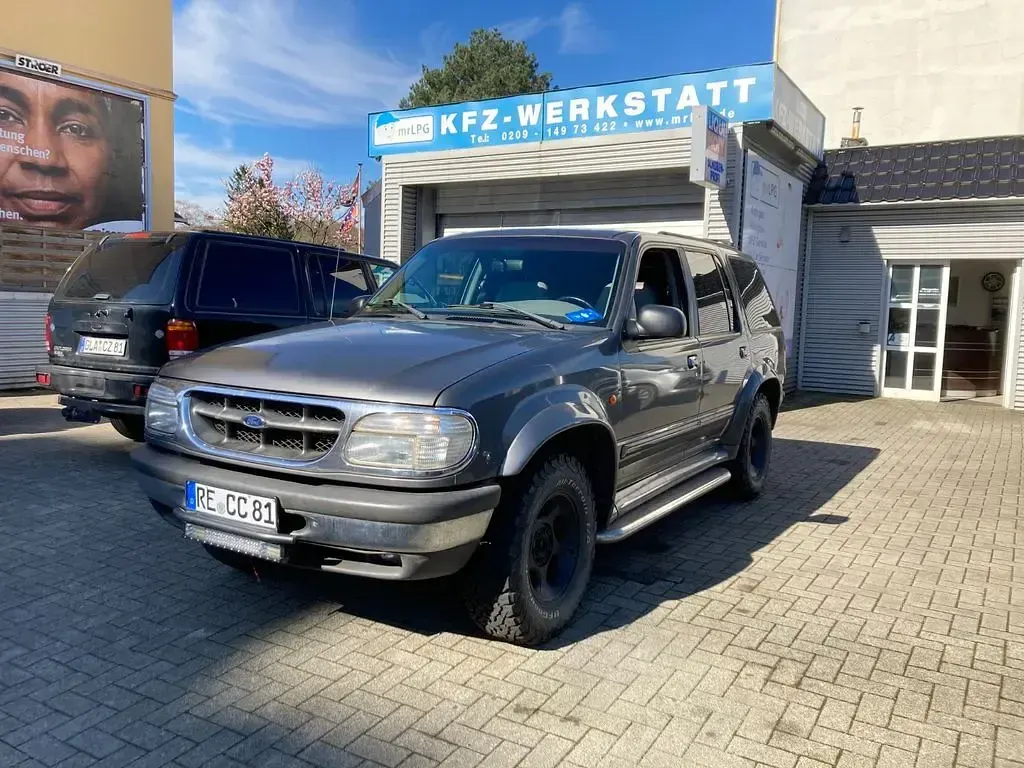 Gebraucht Ford Explorer 207 PS (152 kW) 1998 Grau SUV