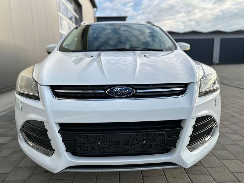 Gebraucht Ford Kuga Titanium 163 PS (119 kW) 2014 Weiß SUV