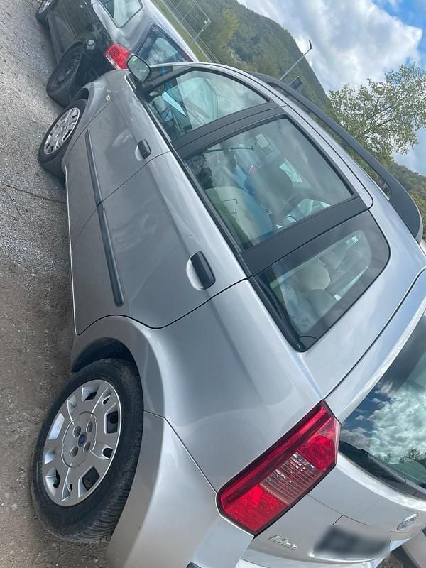 Gebraucht Fiat Idea 95 PS (69 kW) 2004 Silber Van / Kleinbus