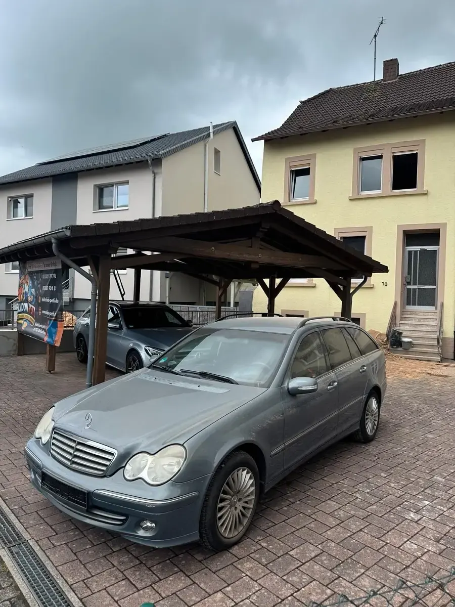 Gebraucht Mercedes C220 150 PS (110 kW) 2004 Grau Kombi