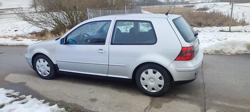 Gebraucht VW Golf IV 115 PS (84 kW) 2001 Silber Limousine