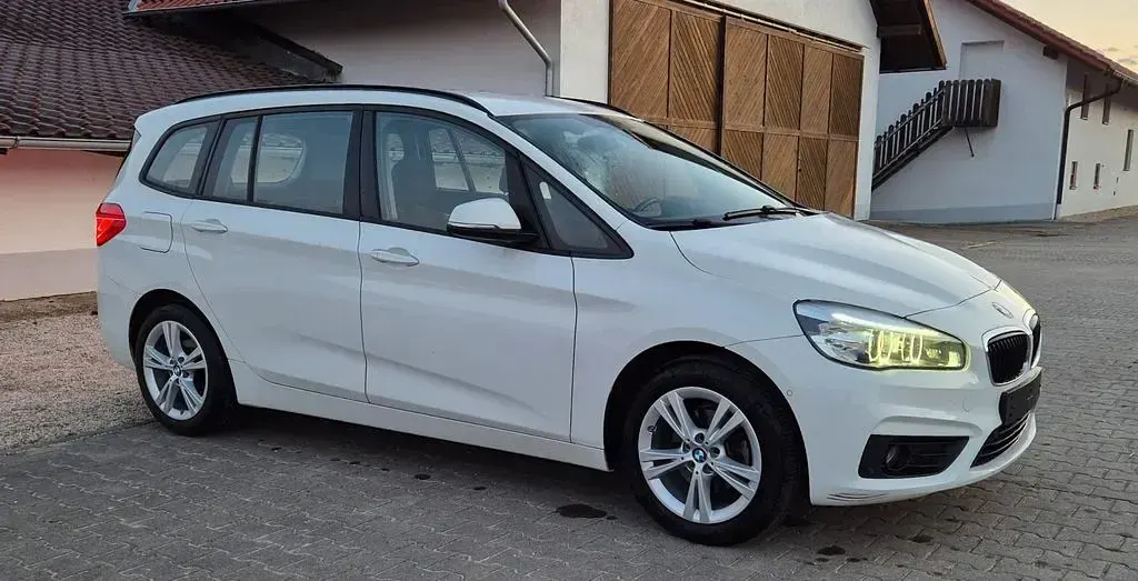 Gebraucht BMW 216 Gran Tourer Sport Line 102 PS (75 kW) 2016 Weiß Van / Kleinbus