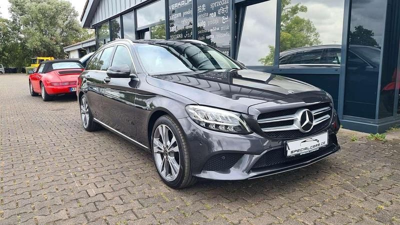 Graphitgrau Gebraucht 2021 Mercedes C200 Avantgarde Kombi | 19.990 € (Guter Preis) - Bild 1/4