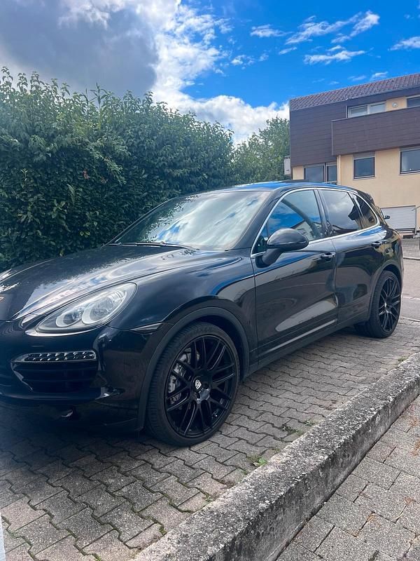 Schwarz Gebraucht 2012 Porsche Cayenne SUV | 25.000 € (Etwas zu teuer) - Bild 1/4