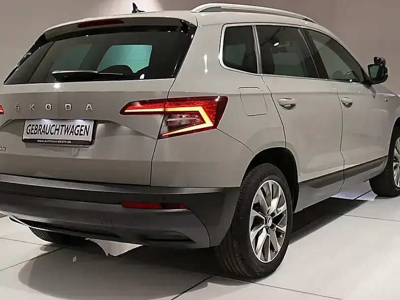 Gebraucht Skoda Karoq Ambition 110 PS (80 kW) 2022 Grau SUV