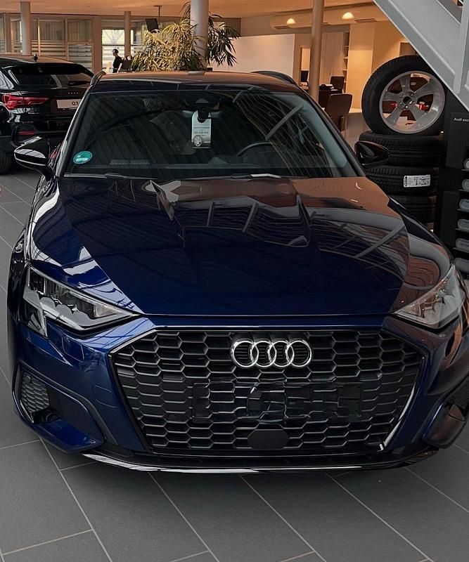 Gebraucht Audi A3 110 PS (80 kW) 2022 Blau Limousine
