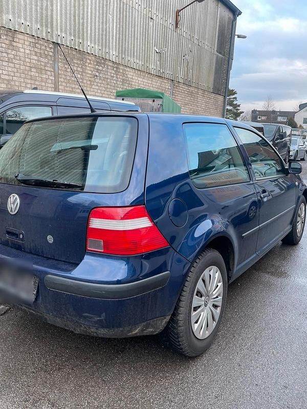 Gebraucht VW Golf IV 75 PS (55 kW) 2003 Blau Kleinwagen