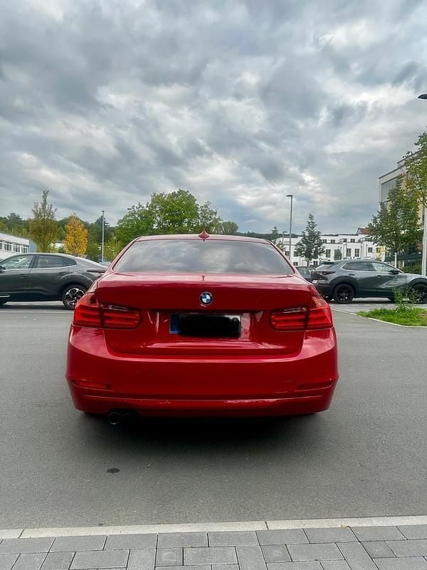 Gebraucht BMW 328 245 PS (180 kW) 2012 Rot Limousine