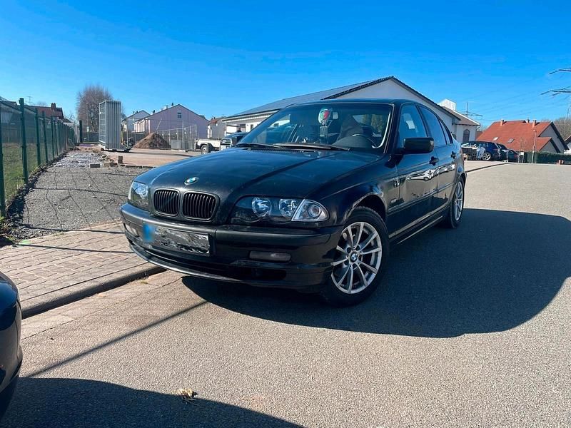 Gebraucht BMW 320 136 PS (100 kW) 2001 Schwarz Limousine