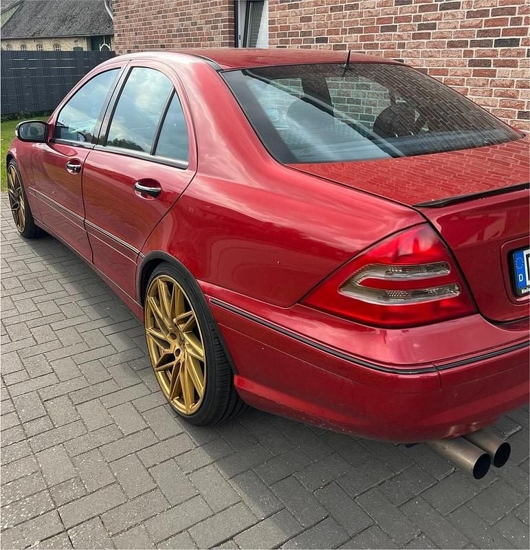 Rot Gebraucht 2006 Mercedes C200 Kombi | 3.000 € (Fairer Preis) - Bild 1/4