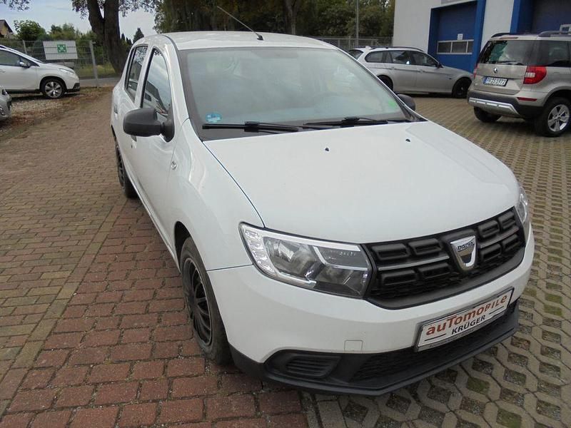 Weiß Gebraucht 2017 Dacia Sandero Ambiance Kleinwagen | 3.980 € (Superpreis) - Bild 1/4