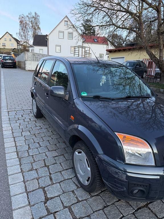 Gebraucht Ford Fusion 80 PS (58 kW) 2011 Grau Kleinwagen