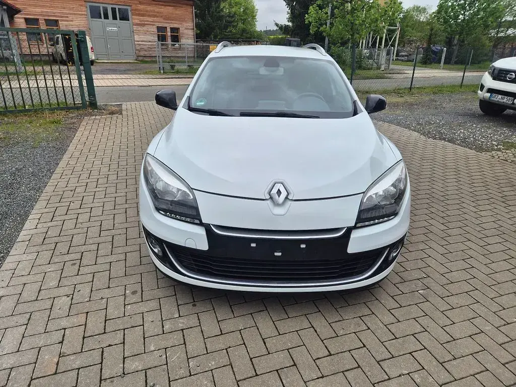Gebraucht Renault Mégane Bose Edition 116 PS (85 kW) 2013 Weiß Limousine