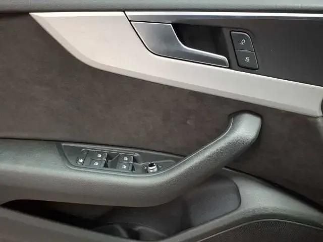 Second-hand Audi A4 Business 190 CP (139 kW) 2020 Roșu Break