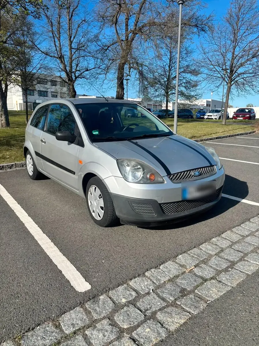 Gebraucht Ford Fiesta 60 PS (44 kW) 2005 Grau Kleinwagen