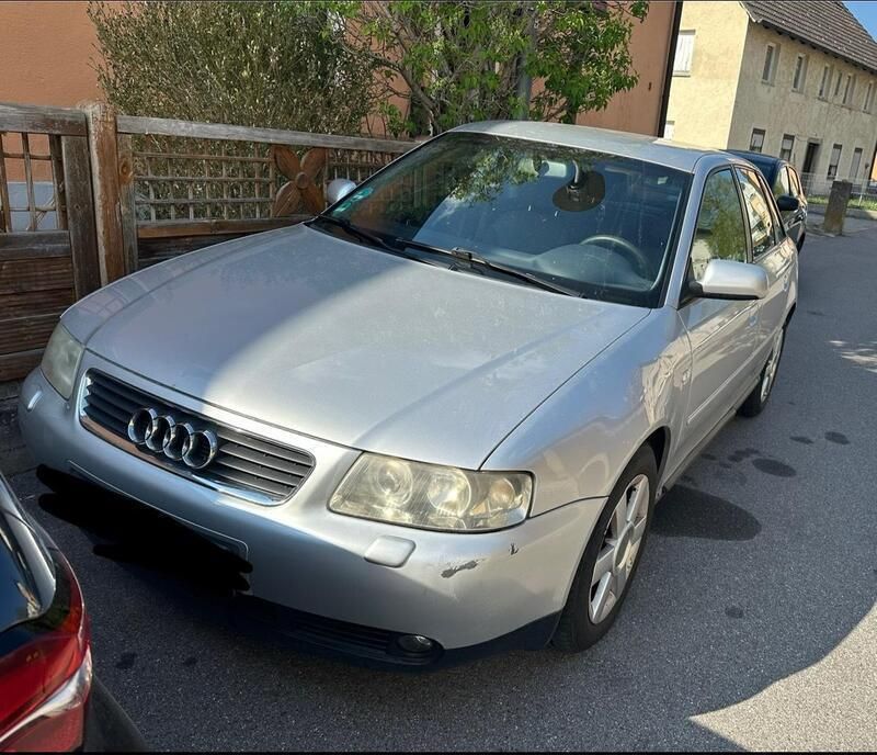 Grau Gebraucht 2001 Audi A3 Kleinwagen | 1.350 € (Fairer Preis) - Bild 1/4