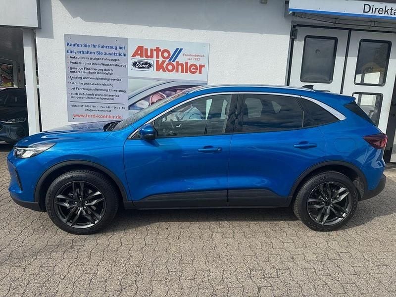 Gebraucht Ford Kuga Titanium 179 PS (131 kW) 2025 Blau SUV
