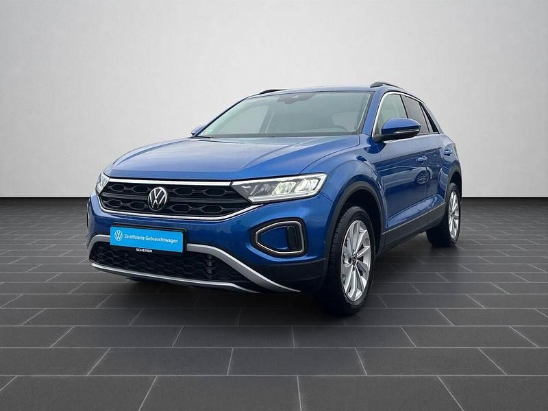 Ravennablau metallic (metallic) Gebraucht 2025 VW T-Roc Life SUV | 27.900 € (Superpreis) - Bild 1/4