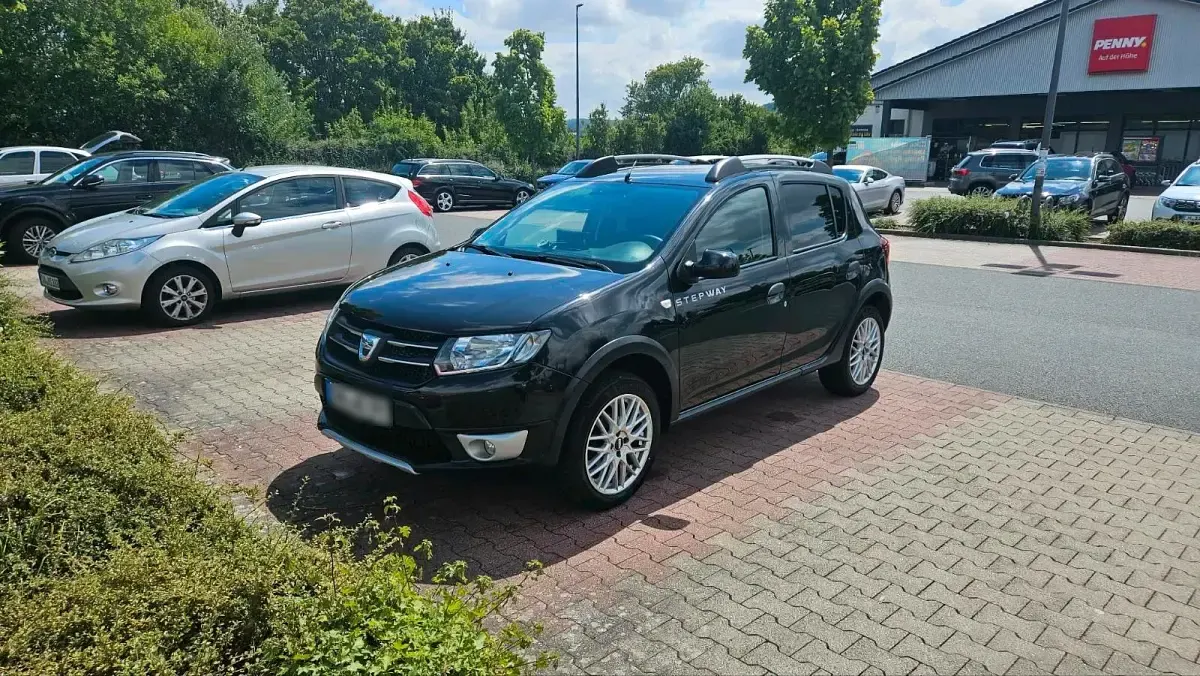 Gebraucht Dacia Sandero Stepway 90 PS (66 kW) 2013 Schwarz Kleinwagen