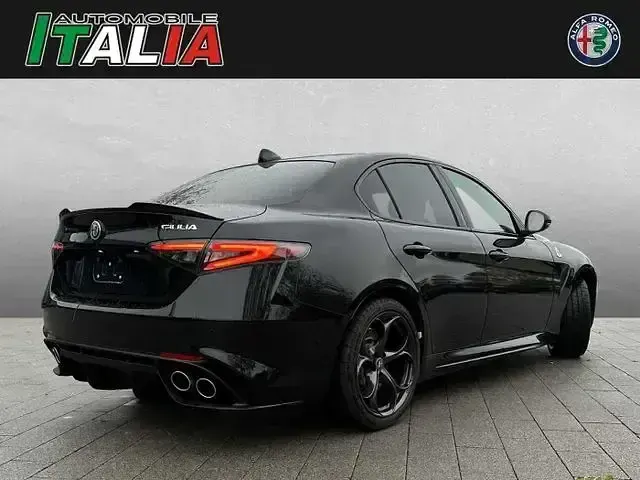 Gebraucht Alfa Romeo Giulia Quadrifoglio 520 PS (382 kW) 2024 Schwarz (nero alfa) Limousine