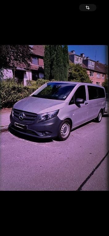Silber Gebraucht 2016 Mercedes Vito Van / Kleinbus | 11.900 € (Fairer Preis) - Bild 1/4