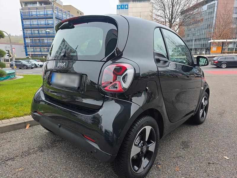 Gebraucht Smart ForTwo Coupé 60 kW (82 PS) 2024 Schwarz Kleinwagen