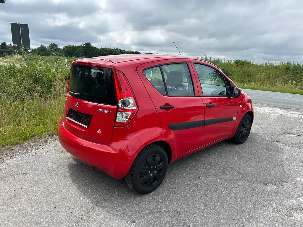 Gebraucht Suzuki Splash Club 65 PS (47 kW) 2009 Rot Kleinwagen