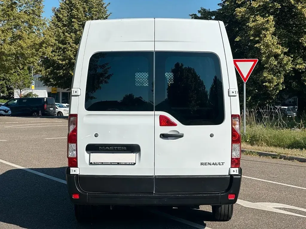 Gebraucht Renault Master 131 PS (96 kW) 2018 Gletscherweiss Van