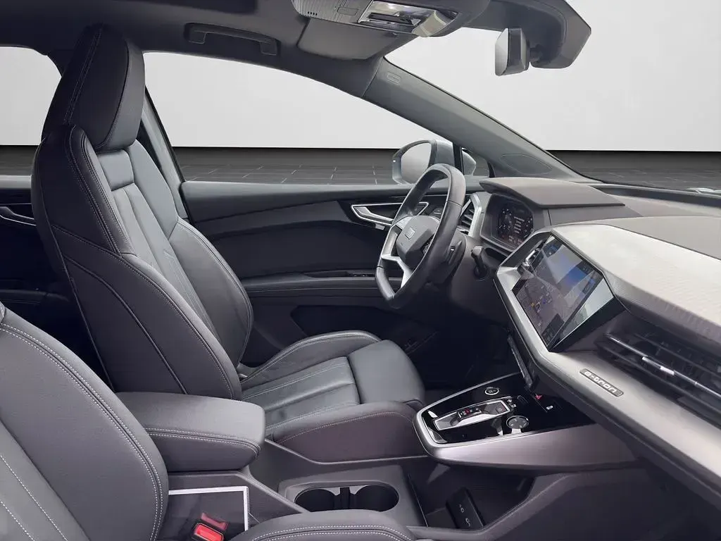 Gebraucht Audi Q4 e-tron Ambiente 194 kW (265 PS) 2023 Taifungrau metallic SUV