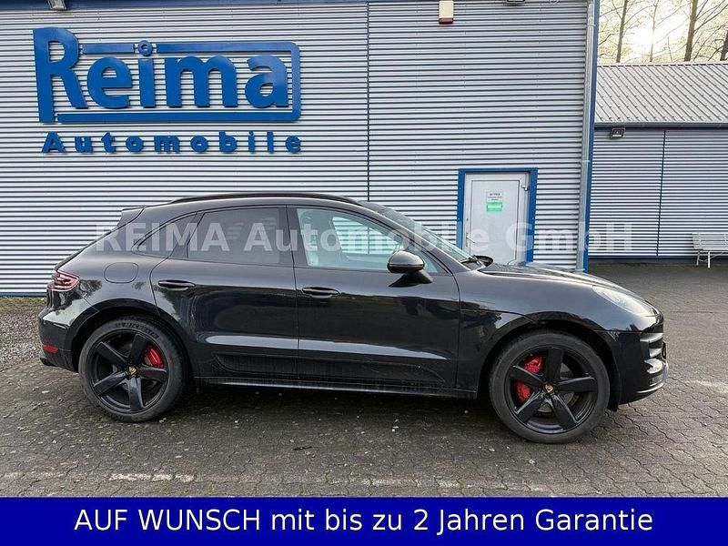 Gebraucht Porsche Macan Turbo Sport 400 PS (294 kW) 2016 Tiefschwarzmetallic SUV
