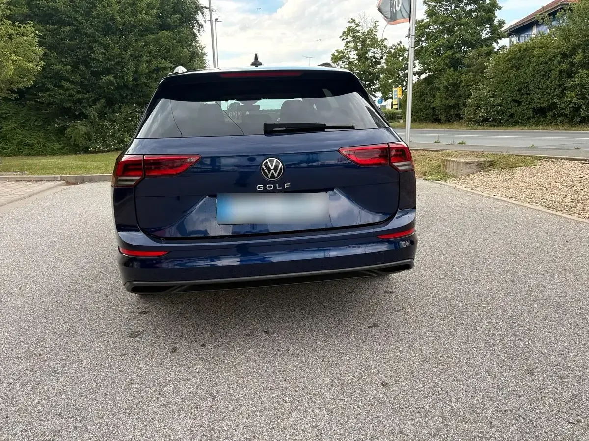 Gebraucht VW Golf VIII 118 PS (86 kW) 2023 Blau Kombi