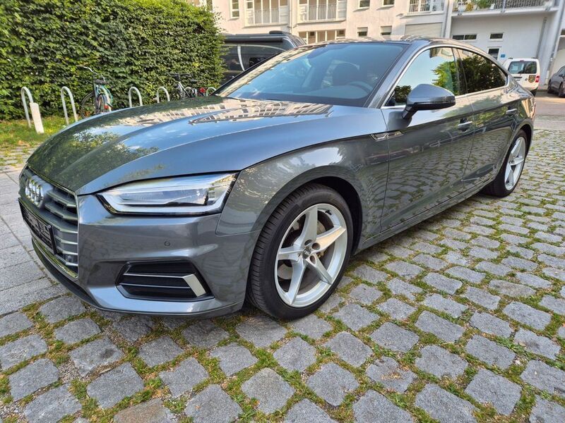 Grau Gebraucht 2019 Audi A5 Sportback Ambiente Limousine | 28.500 € (Fairer Preis) - Bild 1/4