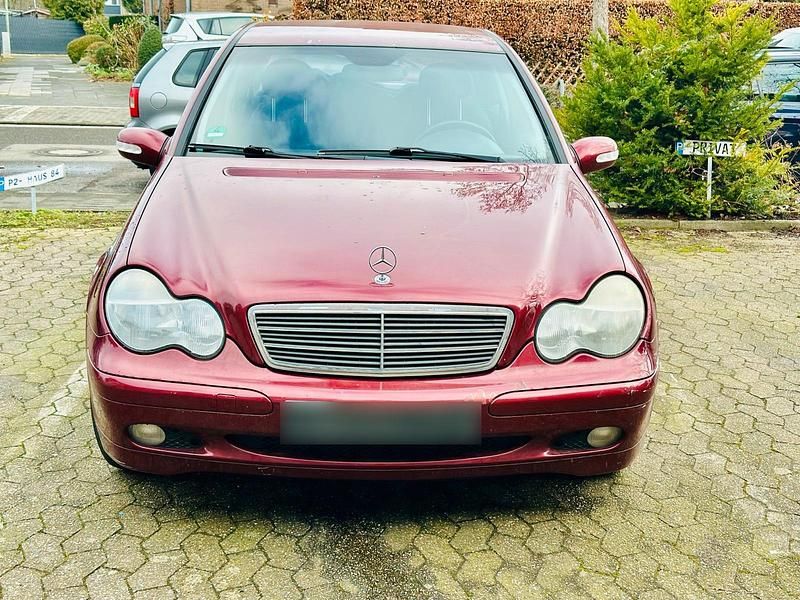 Gebraucht Mercedes C200 116 PS (85 kW) 2001 Rot Limousine