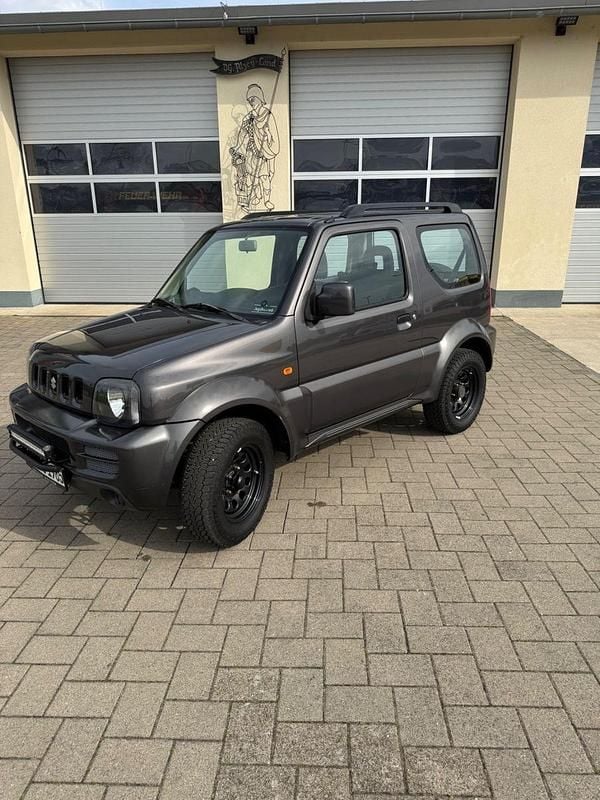 Second-hand Suzuki Jimny Style 86 CP (63 kW) 2011 Maro SUV