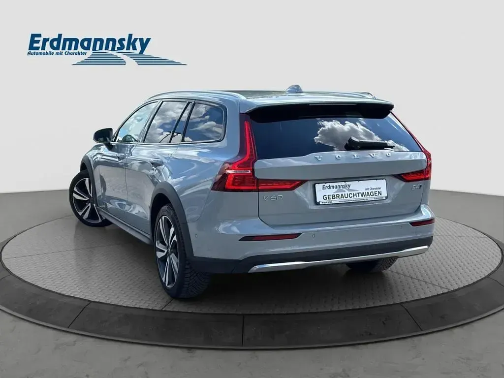 Gebraucht Volvo V60 CC Plus 197 PS (144 kW) 2024 Grau Kombi
