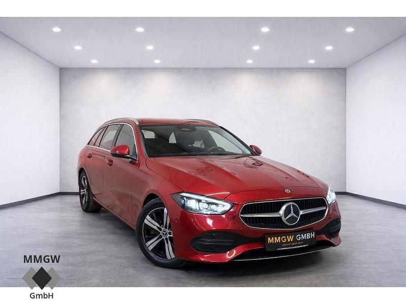 Gebraucht Mercedes C200 Avantgarde 184 PS (135 kW) 2022 Rot Kombi