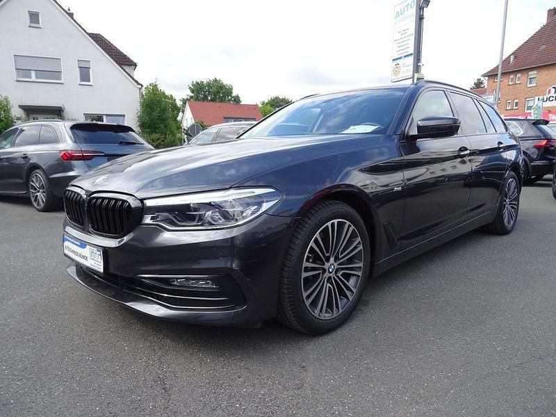 Gebraucht BMW 530 Sport Line 265 PS (194 kW) 2018 Sophistograu brillanteffekt me Kombi