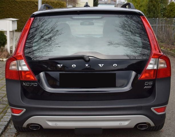 Gebraucht Volvo XC70 Summum 215 PS (158 kW) 2011 Schwarz metallic SUV