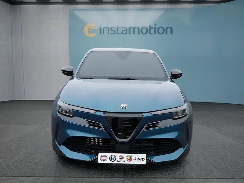 Neu Alfa Romeo Junior 145 PS (106 kW) 2025 Blau SUV